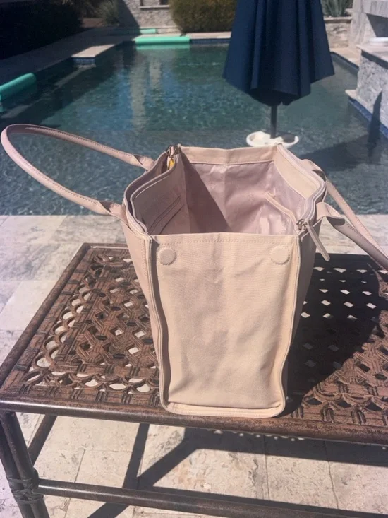 Tory Burch Blush Pebbled Leather Tote with Logo Medallion EUC - Picture 5 of 8